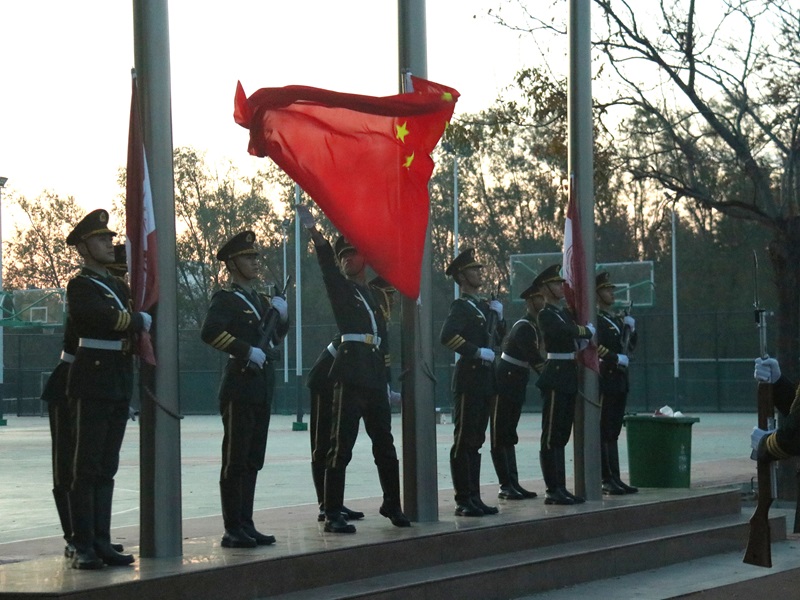 工学院举行“大力弘扬宪法精神，建设社会主义法制文化”主题升旗仪式