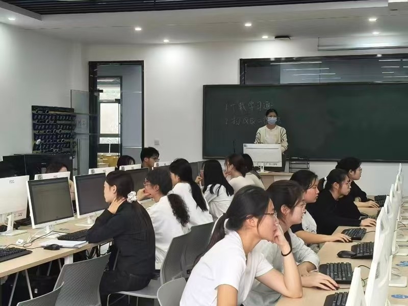 财税学院2025年“福思特杯”全国大学生智能审计大赛校赛圆满结束 