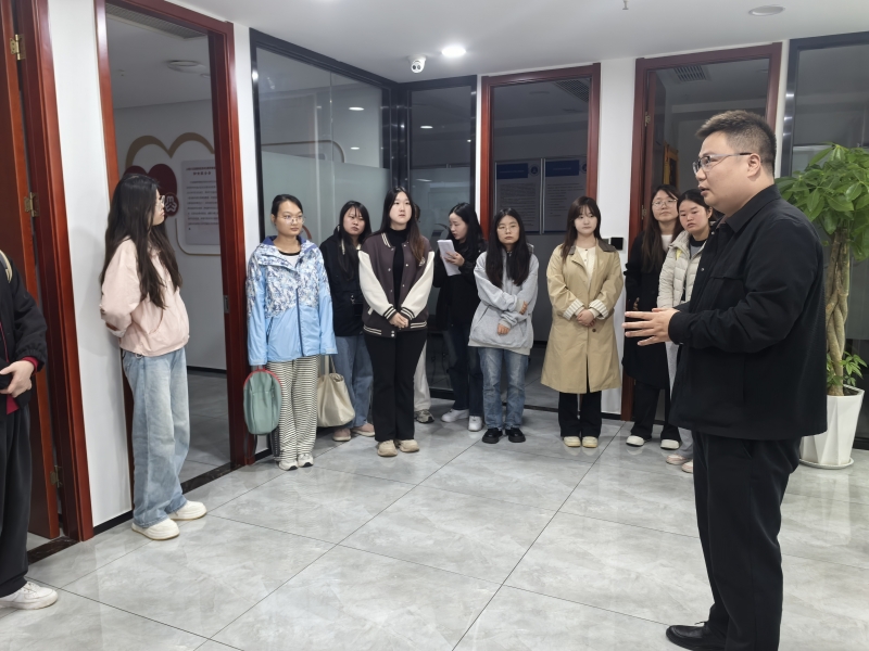 把握好情与法 做合格法律人——法学专业前往大沧海律师事务所开展集中毕业实习