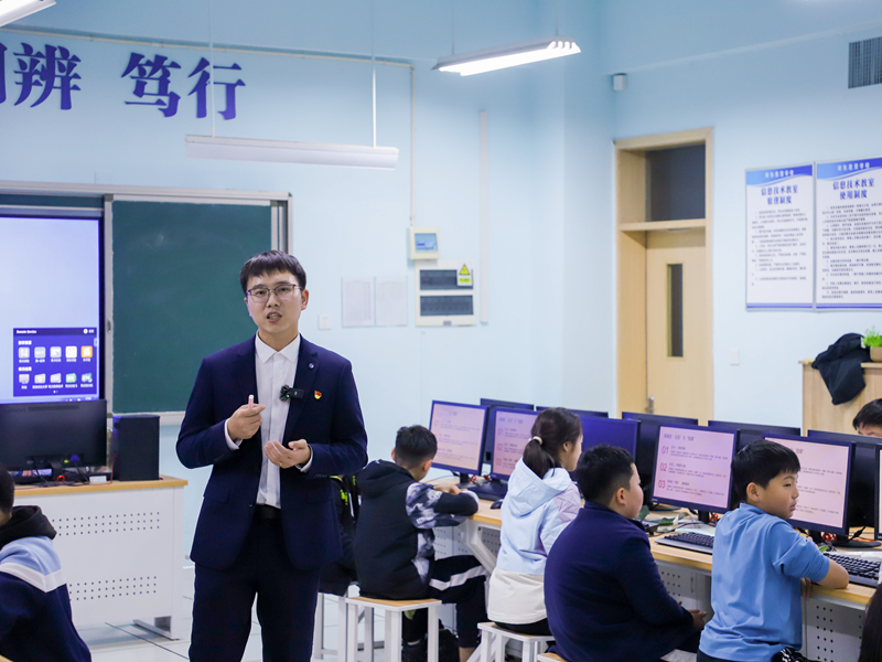 信息工程学院“火种计划”科普团队赴郑州四十七中郑东思贤小学组织开展教育教学活动