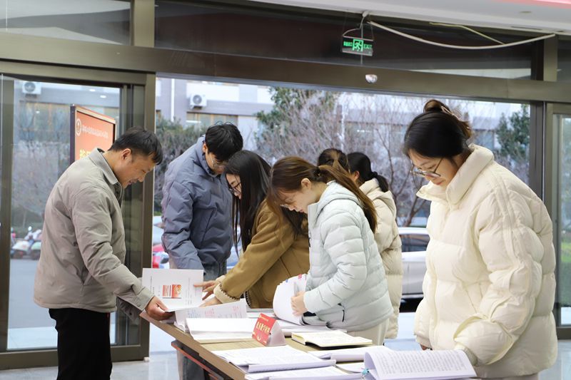 马克思主义学院成功举办优秀教学材料与学生作业成果展评活动