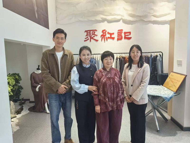 我校商学院与聚红服饰有限公司举行校企合作签约仪式