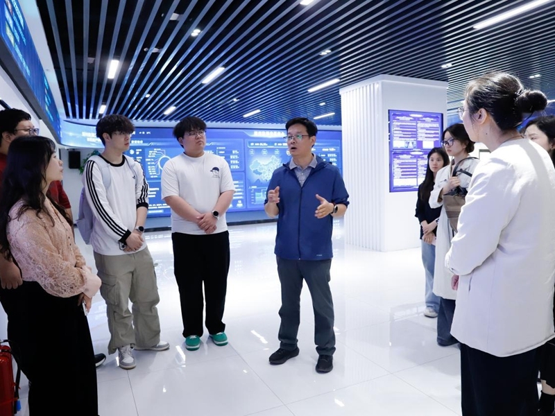 数据赋能财税 校企共育未来——郑州工商学院财税学院赴郑州数据交易中心考察交流会