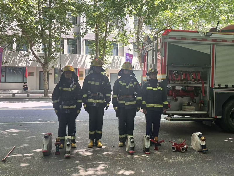 我校联合郑东新区消防大队开展消防安全专项检查和灭火救援演练活动