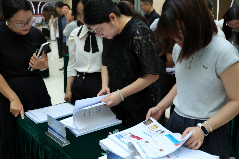 现场参观与互动交流 (9)_proc(1).jpg 现场参观与互动交流 (9)_proc(1).jpg