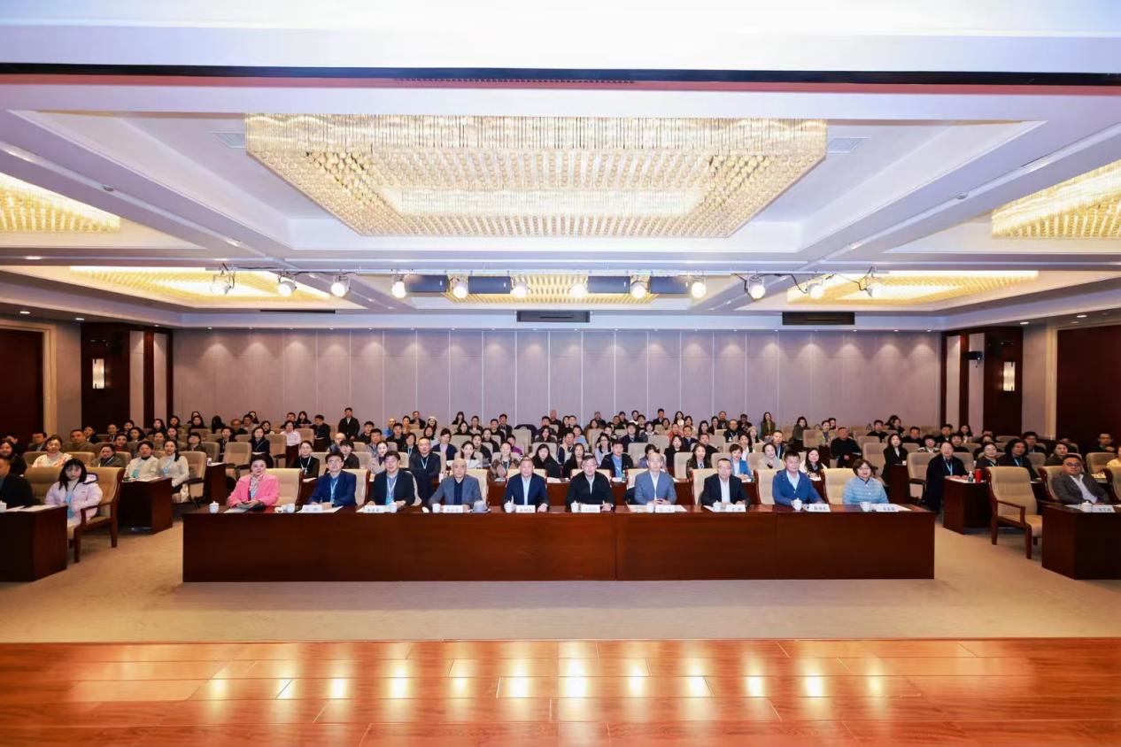 我校艺术学院受邀出席全国非遗数智传承传播产教融合共同体成立大会并当选副理事长单位