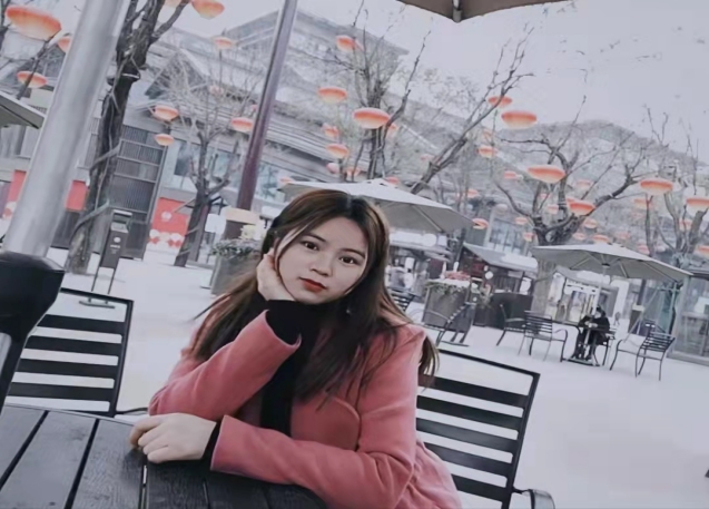 何美玲