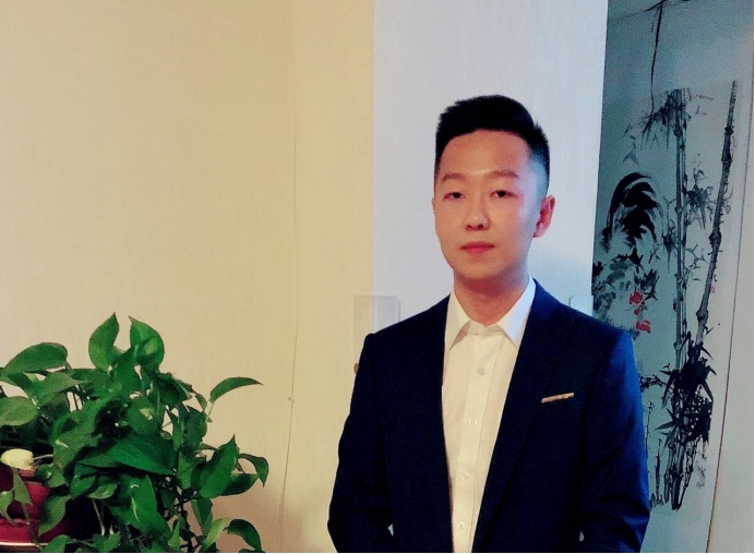 张曈