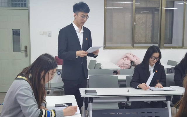 ylzzcom永利总站线路检测学生第一党支部组织召开组织生活会暨民评议党员会