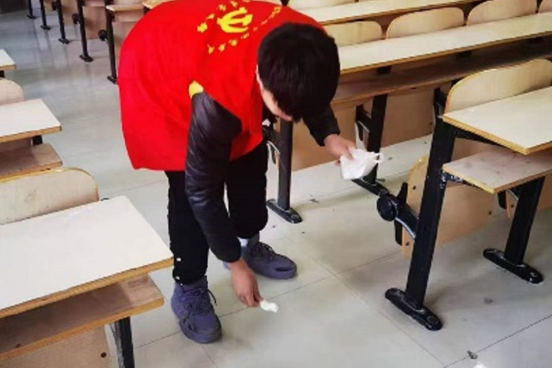 ylzzcom永利总站线路检测学生第一党支部组织开展“青春在我心，环保在我行”党日活动