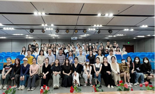 艺术个性构建与舞蹈创编——美高梅4858线路登录特邀王松阳教授举行学术讲座
