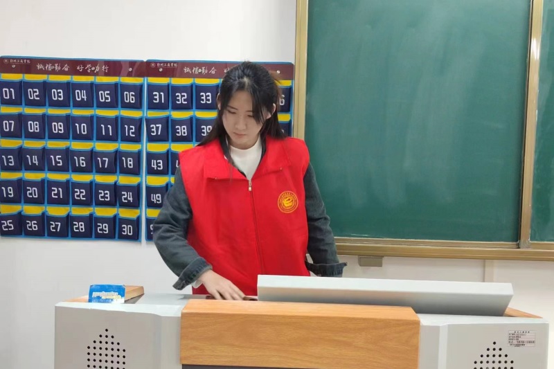 ylzzcom永利总站线路检测学生第一党支部组织开展“我为群众办实事”党日活动