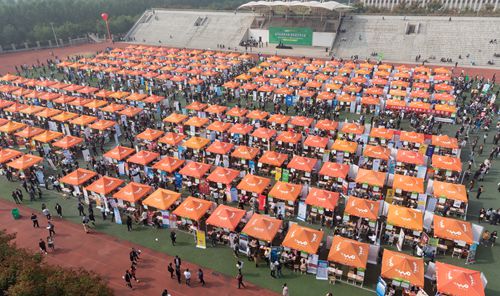 郑州工商学院2017年毕业生双选会隆重召开