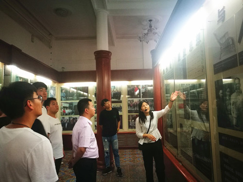 建筑工程学院学生第四党支部参观刘少奇在开封陈列馆