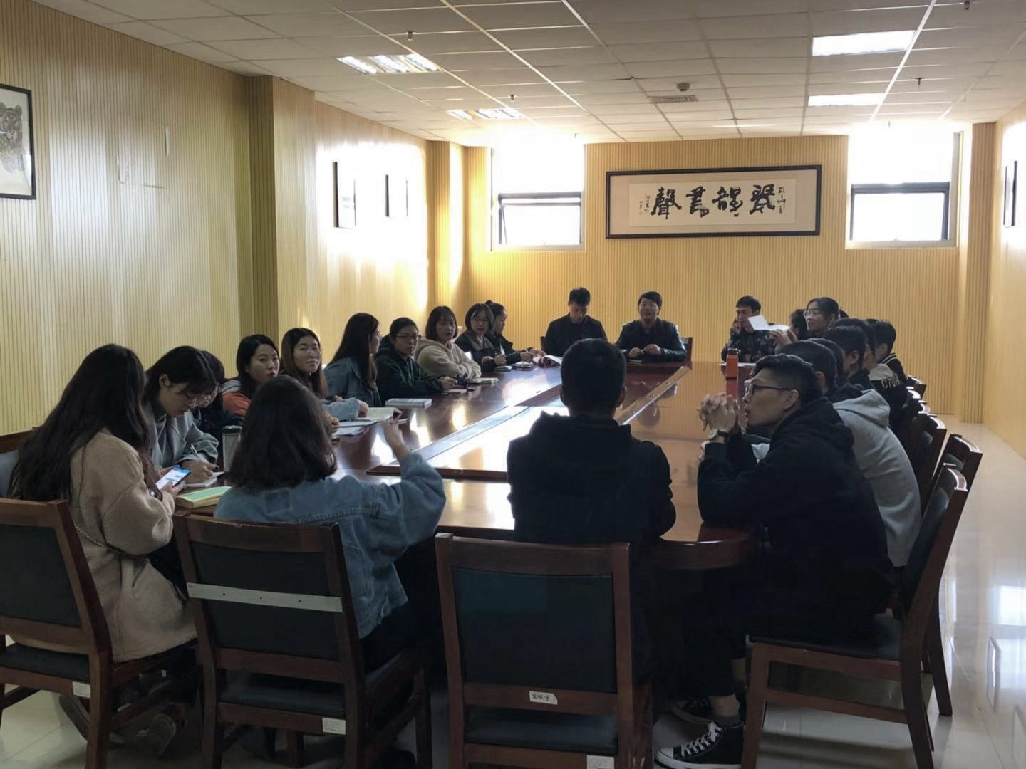 图书馆举行本学期第一次读者座谈会