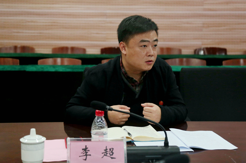 党委组织部长李超介绍学校党建工作相关情况.jpg