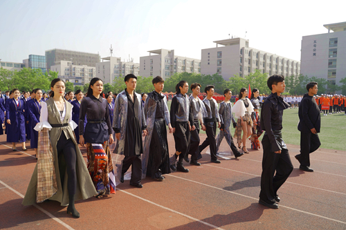 12人文艺术学院1队2_副本.jpg