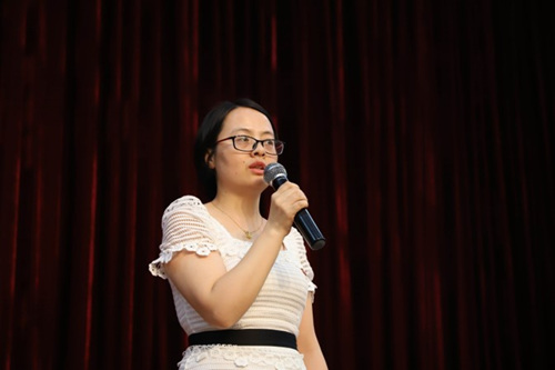 心理健康教育中心主任姚恩菊做点评.jpg