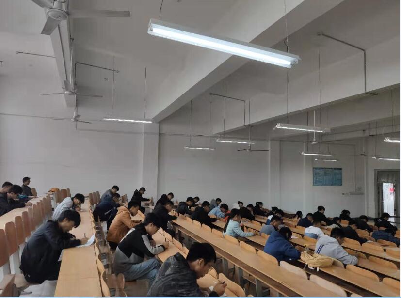 郑州工商学院网络小组进行纳新考试