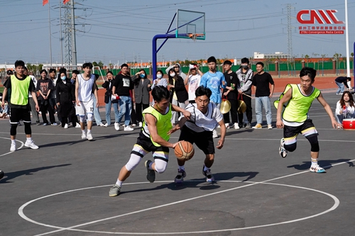 郑州工商学院（兰考校区）举行春季篮球友谊赛