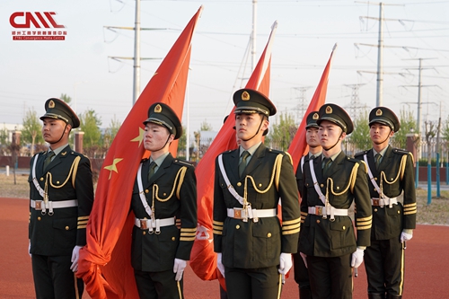 郑州工商学院（兰考校区）举行首次升旗仪式
