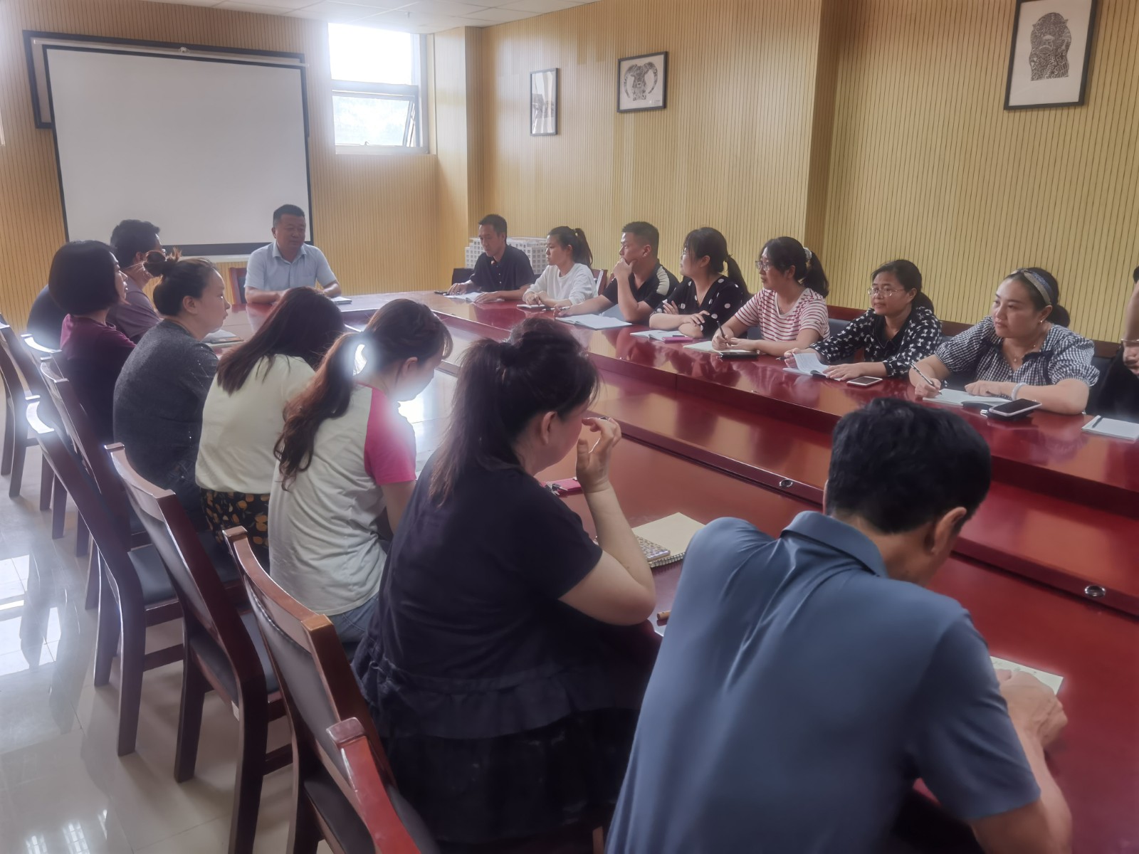 图书馆召开新学期第一次工作会议
