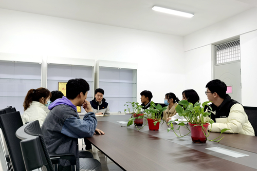 兰考学院立德书院召开学生干部座谈会